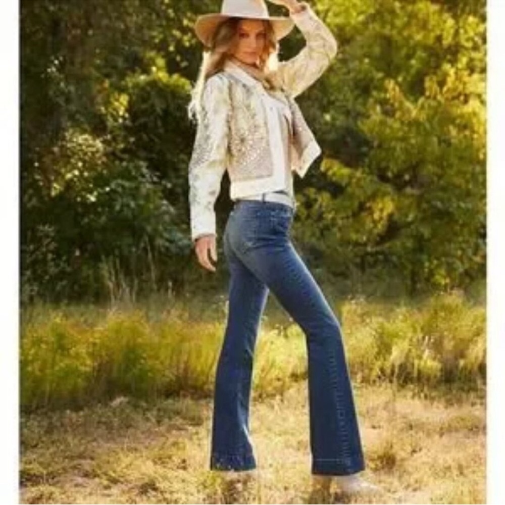 Driftwood Wyatt Stretch Exposed Button
Front Bootcut Jean Sz W 28/ L 34